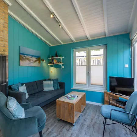 Beachside With Garden Holiday home *